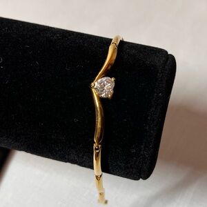 Fifth Avenue Gold tone Bracelet w Austrian Crystal. Nickel and lead free. New.